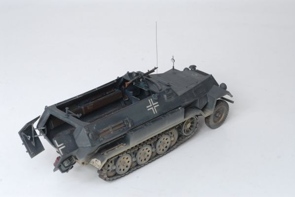 Сборная модель: Немецкий бронетранспортёр Ханомаг SD.KFZ. 251/1 AUSF.B, З-3572