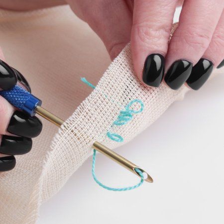 Игла для вышивания по ковровой технике d 3 мм x 13 см золотой/МИКС АУ SIM-7881826