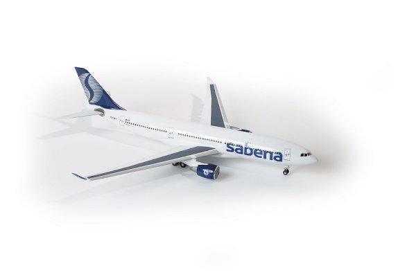 Сборная модель: Пассажирский авиалайнер Аэробус A330-200, З-7047