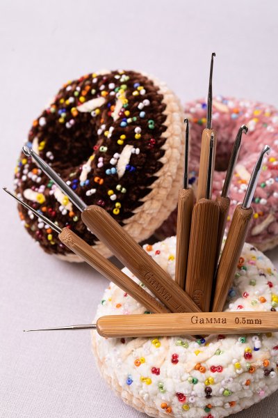 Крючок с бамбуковой ручкой GAMMA сталь d 0.5 мм 13.5 см в блистере RHB-05 Крючок с бамбуковой ручкой GAMMA сталь d 0.5 мм 13.5 см в блистере RHB-05