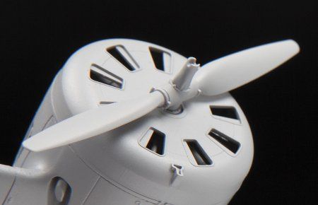 Сборная модель: Советский истребитель И-16 З-4832