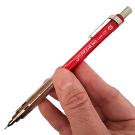 Карандаш PENTEL Graphgear 300 автоматический 0.5 мм, красный корпус PG315-TBX Карандаш PENTEL Graphgear 300 автоматический 0.5 мм, красный корпус PG315-TBX