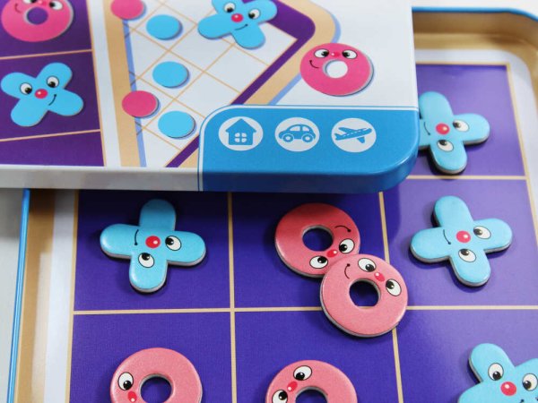 Магнитная игра "Кто первый. Крестики нолики" в жестяной коробке KOR-04301