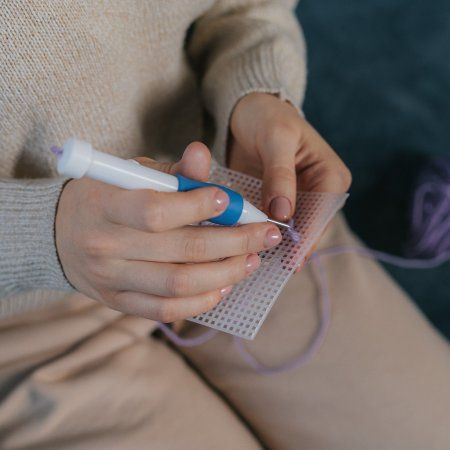 Игла для вышивания по ковровой технике d 1.3/1.6/2.2 мм с нитевдевателем блистер белый/синий АУ 5278633