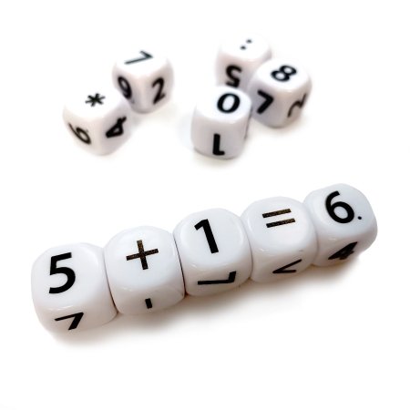 Настольная игра: "Кубики для Умников. Арифметика" в жестяной коробочке KOR-04611