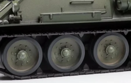 Сборная модель: Советский истребитель танков СУ-100 (масштаб 1:35), З-3688 Сборная модель: Советский истребитель танков СУ-100 (масштаб 1:35), З-3688