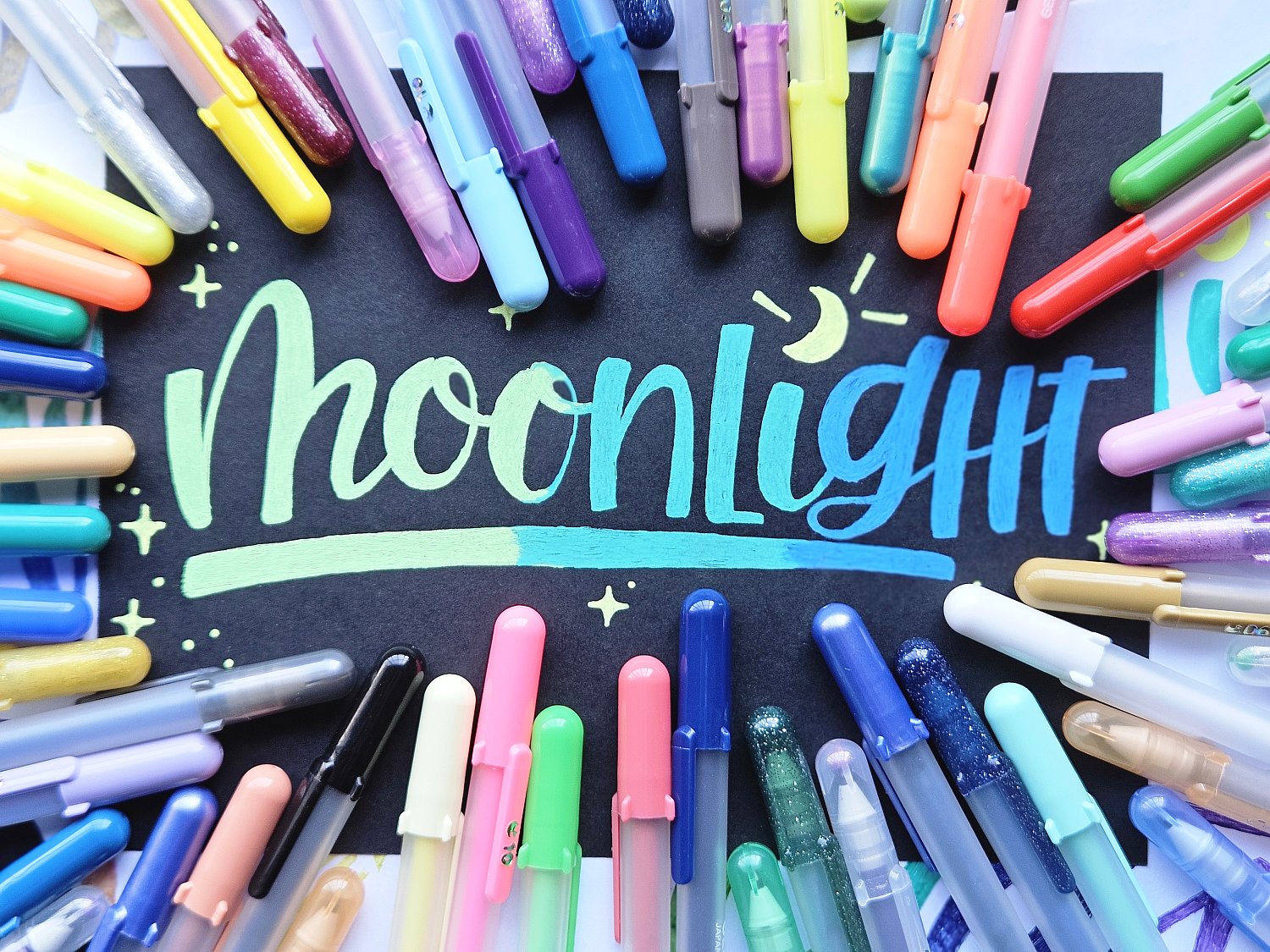 Покупайте две ручки GELLY ROLL и получите третью в подарок!