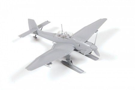 Сборная модель: Немецкий пикирующий бомбардировщик Юнкерс Ju-87/U4 на лыжах, З-7323 Сборная модель: Немецкий пикирующий бомбардировщик Юнкерс Ju-87/U4 на лыжах, З-7323