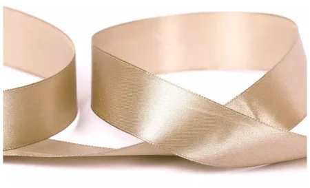 Лента атласная GAMMA 12 мм (1/2") 33 м ± 2 м №093 бежевый LEN-12-093