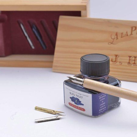 Набор для каллиграфии J. Herbin «La Perle des Encres» Perle Noire: чернила 30 мл, держатель пера, 5 перьев RH-27009T