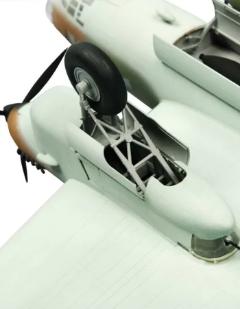 Сборная модель: Советский дальний бомбардировщик ПЕ-8, З-7264