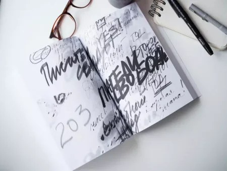 Книга: Писатели свободы. Как 150 «трудных» подростков и учительница бросили вызов стереотипам MIF-691297