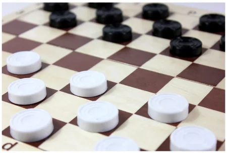 Набор игр 2 в 1 Десятое королевство "Шахматы и шашки" пластиковые в дер.упаковке 29 x 29 см MAG03879