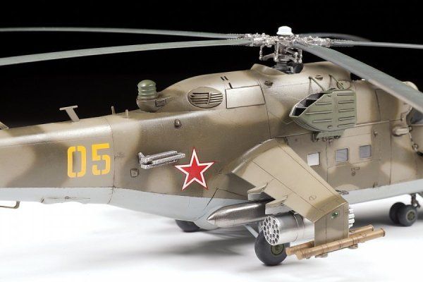 Сборная модель: Российский ударный вертолет Ми-24 В/ВП (масштаб 1:48), З-4823