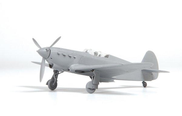 Сборная модель: Советский истребитель Як-1, З-7327