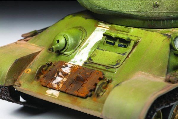 Сборная модель: Советский средний танк Т-34/85 (обр. 1944), подарочный набор, З-3687ПН