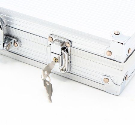 Набор для покера из 100 фишек с номиналом Фабрика Покера в серебристом кейсе MAGCPPS100