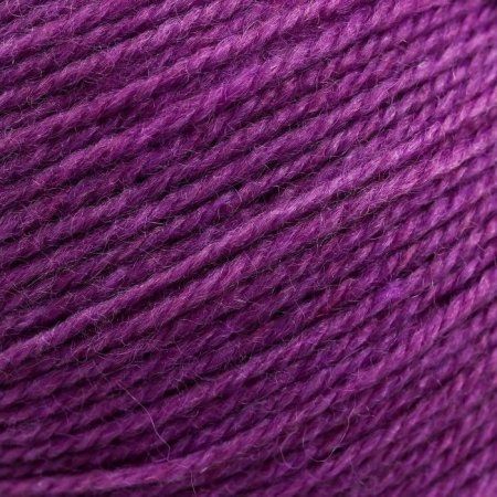 Пряжа Пехорская ПТ "Кроссбред Бразилии" 50% мериносовая шерсть, 50% акрил 1 х 100 г 500 ± 29 м №389 св.фиалка PEH-KRO-389