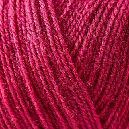 Пряжа Пехорская ПТ "Кроссбред Бразилии" 50% мериносовая шерсть, 50% акрил 1 х 100 г 500 ± 29 м №439 малиновый PEH-KRO-439