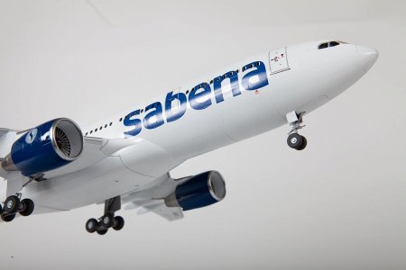 Сборная модель: Пассажирский авиалайнер Аэробус A330-200, З-7047