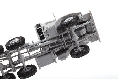 Сборная модель: Российский армейский грузовик "Урал" 4320 З-5050