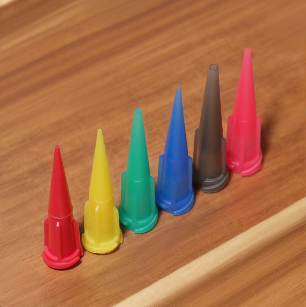 Бутылочка для нанесения краски 50 мл с 7 насадками SIM-7580612