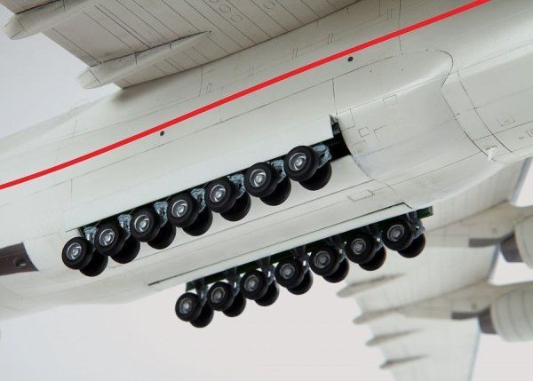 Сборная модель: Советский транспортный самолет Ан-225 "Мрия", З-7035