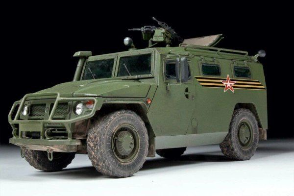 Сборная модель: Российский бронеавтомобиль ГАЗ-233014 "Тигр", З-3668