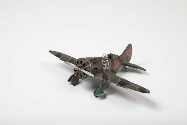Сборная модель: Советский истребитель И-16 З-4832
