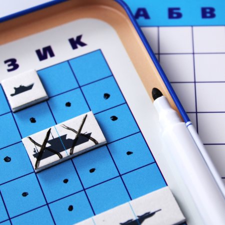 Магнитная игра "Морской бой" в жестяной коробке KOR-03585