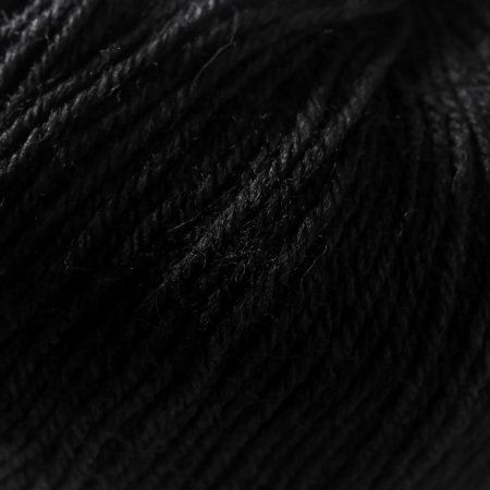 Пряжа Пехорская ПТ "Детский каприз" 50% мериносовая шерсть, 50% микрофибра 1 х 50 г 225 м №002 черный PEH-DET-CAP-002