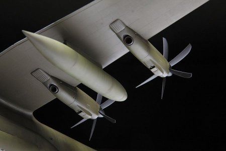 Сборная модель: Военно-транспортный самолет С-130J-30 З-7324