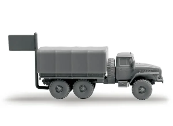 Сборная модель: Советский армейский грузовик "Урал" 4320, З-7417
