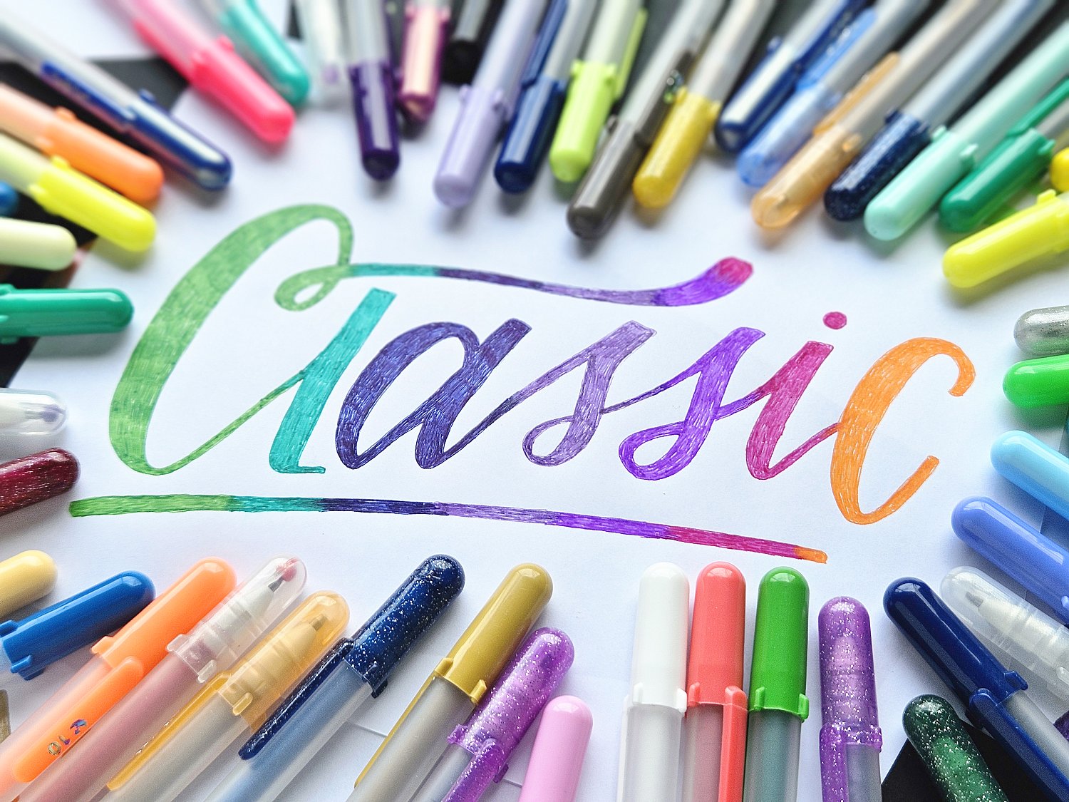 Покупайте две ручки GELLY ROLL и получите третью в подарок!