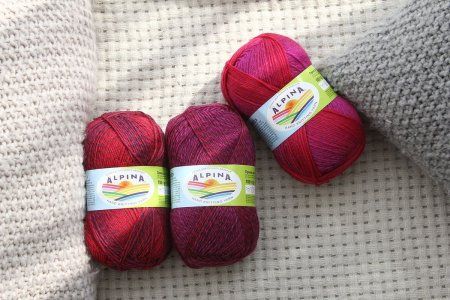Пряжа ALPINA Romantic 100% шерсть 1 x 100 г 300 ± 15 м