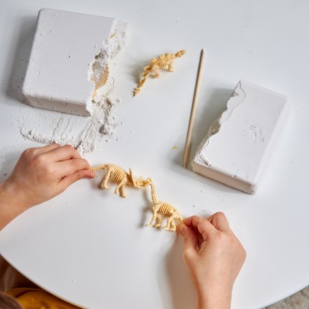 Научно-познавательный набор "Раскопки: Большой набор юного палеонтолога" 5 динозавров KOR-05088