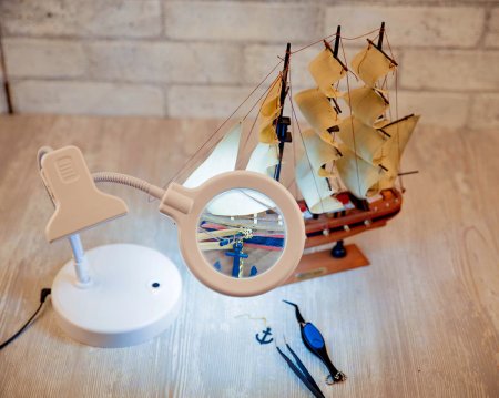 Лупа с подсветкой FERSTEL увеличение Х2, в картонной упаковке FR-11