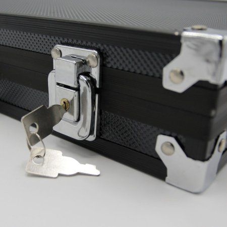 Набор для покера из 500 фишек с номиналом Фабрика Покера в черном кейсе MAGCPPS500B