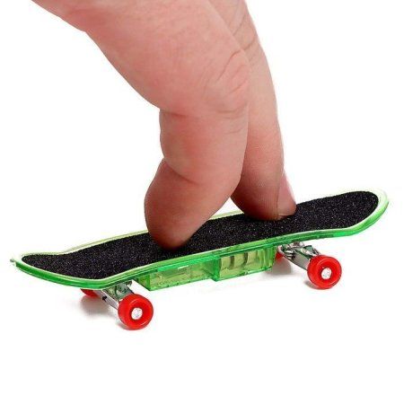 Набор пальчиковых скейтбордов "Скейтпарк" со сменной доской и акс, свет эффект МИКС SIM-4917975 Набор пальчиковых скейтбордов "Скейтпарк" со сменной доской и акс, свет эффект МИКС SIM-4917975