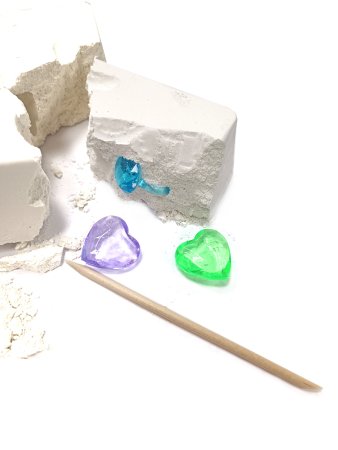 Научно-познавательный набор "Раскопки: 9 артефактов" 5 сердец, 1 единорог, 3 кольца KOR-05117