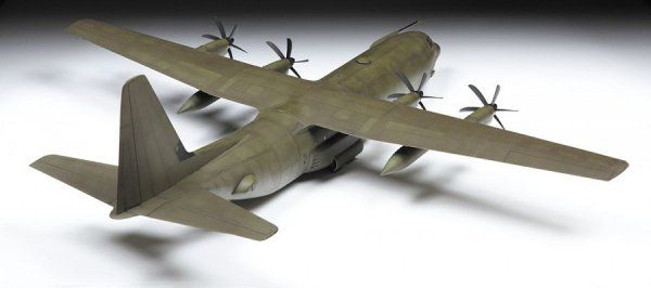 Сборная модель: Военно-транспортный самолет С-130J-30 З-7324