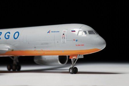 Сборная модель: Грузовой самолет Ту-204-100С, З-7031