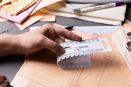 Линейка для разметки и измерения GAMMA пластик в пакете с картонным еврослотом SMG-03