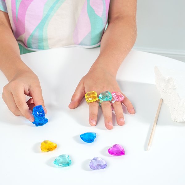 Научно-познавательный набор "Раскопки: 9 артефактов" 5 сердец, 1 единорог, 3 кольца KOR-05117