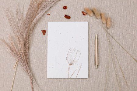 Блокнот CLAIREFONTAINE Tulip paper A5 90 г/м2 32 л, в точку, на скобах RH-813066C Блокнот CLAIREFONTAINE Tulip paper A5 90 г/м2 32 л, в точку, на скобах RH-813066C