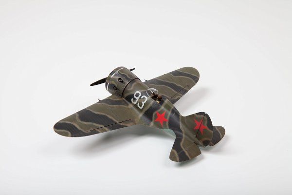 Сборная модель: Советский истребитель И-16 З-4832