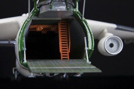 Сборная модель: Советский транспортный самолет Ан-225 "Мрия", З-7035