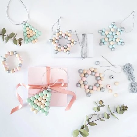 Набор для плетения бусинами FOLIA Sterne-Set Pastel 160 дерев. бусин, серебристый шнур FL-22522