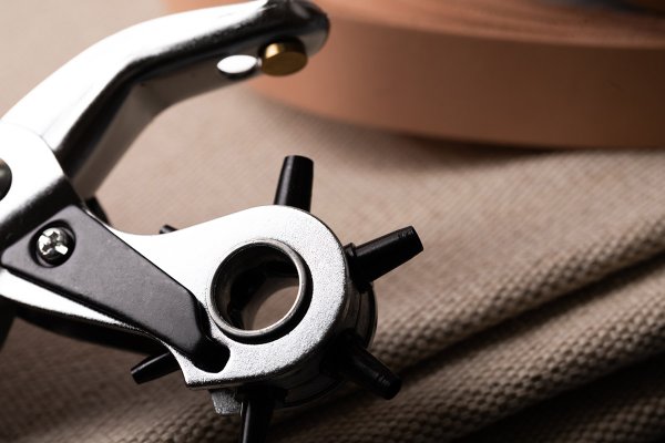 Щипцы-пробойник MICRON 6 насадок HPU-1