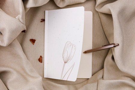 Блокнот CLAIREFONTAINE Tulip paper A5 90 г/м2 64 л, в точку, мягкая обложка RH-813069C